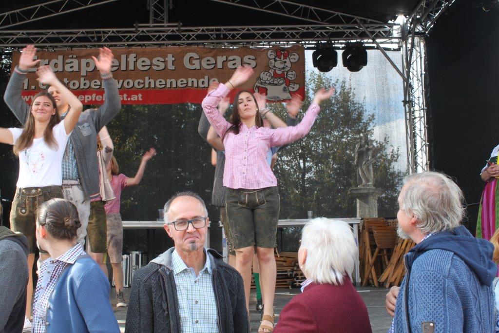 Trachtenmodenschau-2019-c-ARGE-Erdäpfelfest-Geras-18