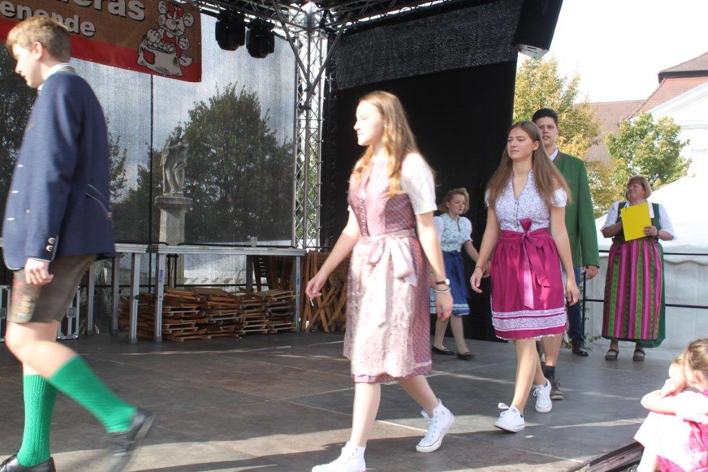 Trachtenmodenschau-2019-c-ARGE-Erdäpfelfest-Geras-44