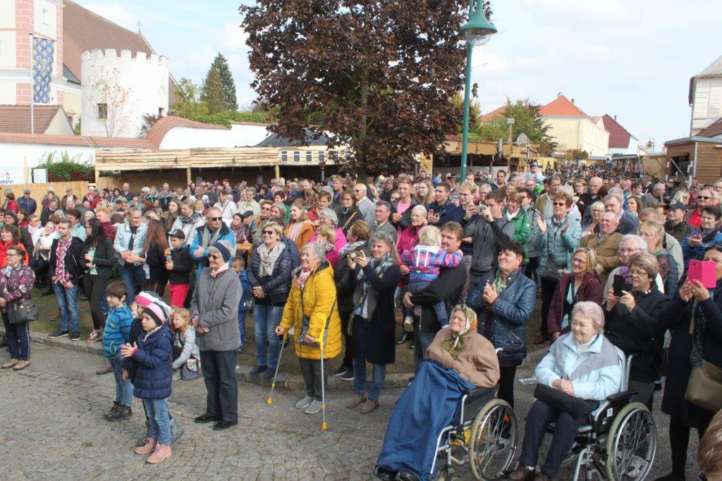 Trachtenmodenschau-2019-c-ARGE-Erdäpfelfest-Geras-56