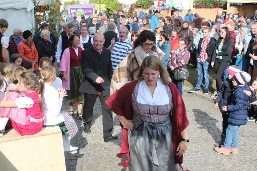 Trachtenmodenschau-2019-c-ARGE-Erdäpfelfest-Geras-71