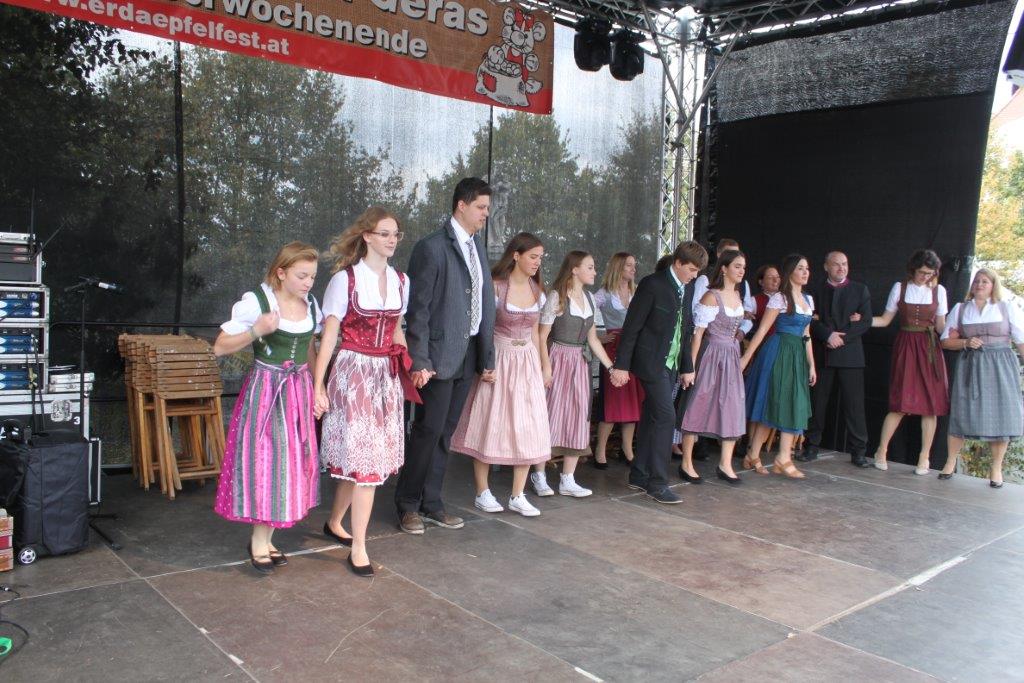 Trachtenmodenschau-2019-c-ARGE-Erdäpfelfest-Geras-84